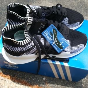 NEW Adidas Originals! Men's sneakers